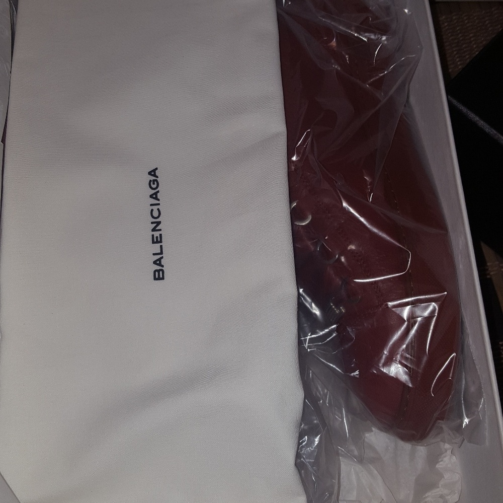Balenciaga - Picture 2 of 6
